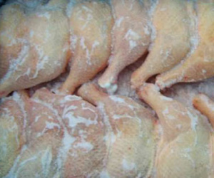 Cảnh báo thịt gà đông lạnh chứa độc tố gây ung thư