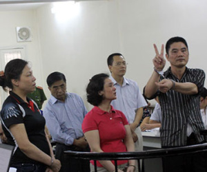 Cựu công an "tạo dáng xì teen" trước tòa nhận án tù chung thân