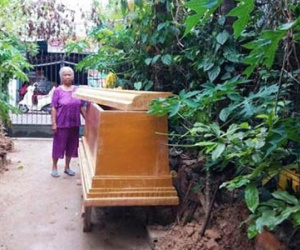 Hoảng hốt thấy quan tài đặt trước nhà lúc 23h đêm