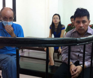 Trục xuất 2 người nước ngoài đến VN ăn trộm như "chảo chớp"