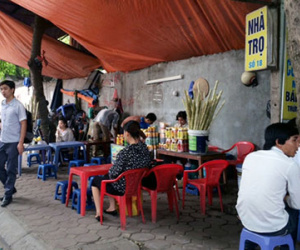 Bán trà đá vỉa hè: Siêu cò đất kiếm 500 triệu/tháng