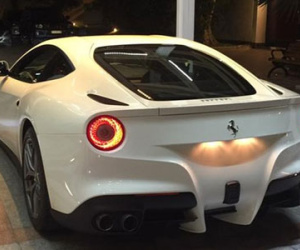 Bạn trai Midu sắm thêm siêu xe Ferrari F12 Berlinetta