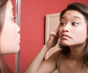 Bị bạn trai “đá” phũ phàng vì... xuống sắc