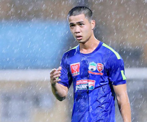 Công Phượng: "Xấu cũng được, anh cứ cắt trọc cho em"