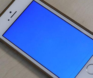 iPhone 6 dính lỗi màn hình xanh và tự khởi động lại