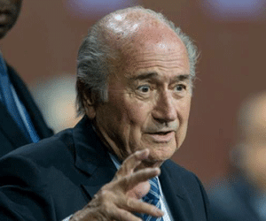 Sepp Blatter bất ngờ khẳng định không từ chức Chủ tịch FIFA