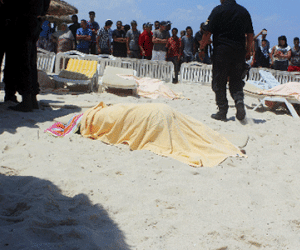 Du khách hai lần thoát chết kể lại vụ tấn công ở Tunisia
