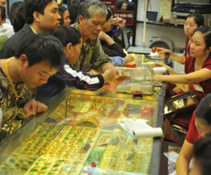 Vàng cất két sắt bốc hơi trăm tỷ: Đại gia phát hoảng