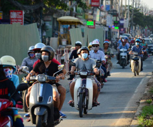 Thu phí xe máy tại TP.HCM: Có nơi thu trước thời hạn
