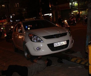 “Xe điên” tông liên hoàn giữa khu trung tâm, 3 trẻ em phải nhập viện