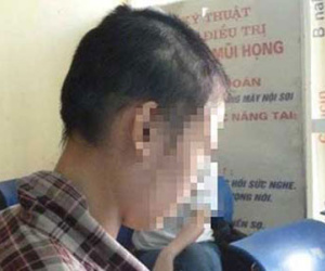 Đòi chia tay, cô gái bị người yêu bắt tự chọn đồ nghề để… "tra tấn"