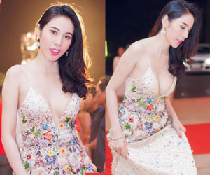 Thủy Tiên diện đầm xẻ sâu dự sự kiện