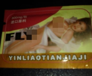 Tràn ngập thuốc kích dục và vũ khí cấm nơi chợ vùng biên