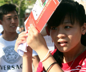 1 thí sinh ngất xỉu sau khi nộp bài thi