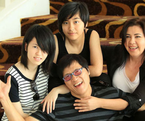 Con gái Phương Thảo - Ngọc Lễ không tin bố mẹ từng rất hot