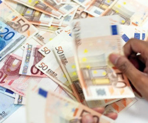 Euro mất giá từng ngày, nhà giàu Việt buốt ruột