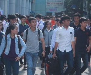 Hai nữ sinh bị cướp trắng trợn trước giờ thi tốt nghiệp quốc gia