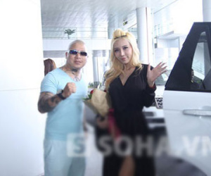 Nữ DJ nóng bỏng Malaysia đến Hà Nội, được đón bằng xe sang