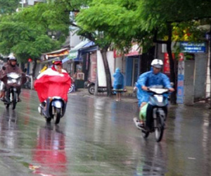 Đêm mai Bắc Bộ mưa dông, nắng nóng chấm dứt