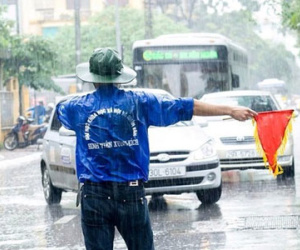 Gửi những đứa “hâm, dở, ngu dốt…” là SVTN phân làn giao thông