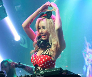 Nữ DJ hot nhất Malaysia nóng bỏng trên sàn diễn tại Hà Nội
