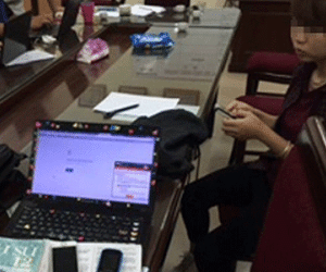 Cảnh sát thả người đọc bài giải Sử vào phòng thi