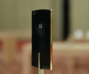 10.000 máy Bphone được giao, khách đua nhau thử camera