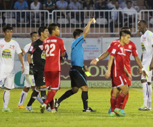 HAGL khổ sở vì ngoại binh