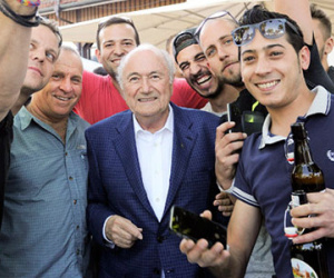 Ông Sepp Blatter không đến Canada vì sợ bị Mỹ bắt!