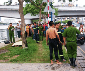 Quỳ lạy tứ phía rồi lao mình xuống kênh Tàu Hủ