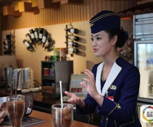 Dàn mỹ nữ Triều Tiên đẹp hút hồn tại sân bay Bình Nhưỡng