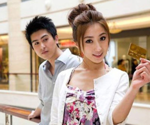 Phóng đại thu nhập 50 lần để lừa cưới vợ giàu