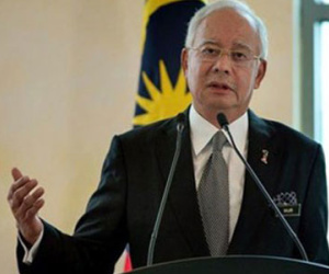 Tiền Malaysia mất giá nghiêm trọng vì bất ổn chính trị