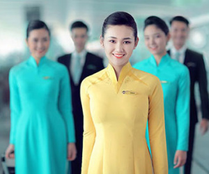 Tiếp viên Vietnam Airlines xinh đẹp trong bộ đồng phục mới