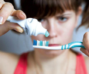 Buồn nôn khi đánh răng: Dấu hiệu nhiều bệnh nguy hiểm?