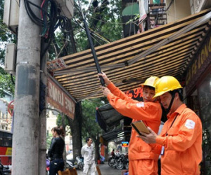Chi 110 tỷ đồng mỗi tháng chỉ để ghi... công tơ điện
