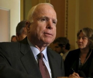 TNS McCain kêu gọi nới lỏng thêm cấm vận vũ khí đối với Việt Nam