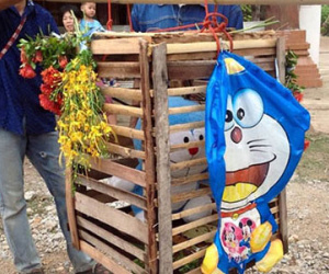 Xem nông dân Thái Lan dùng Doraemon để cầu mưa