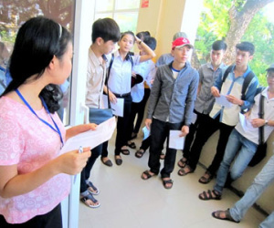 14 giáo viên Quảng Trị đi chấm thi buộc phải về giữa chừng