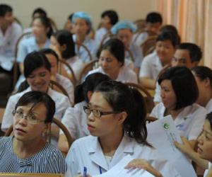 Nguy cơ phơi nhiễm HIV không chỉ có 19 y, bác sĩ?