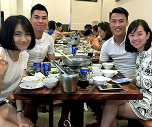 Ủng hộ Hòa Minzy, tuyển thủ U23 Việt Nam bị fan tẩy chay và "ném đá"