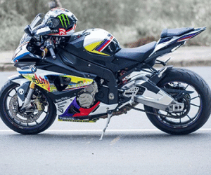 BMW S1000RR 2014 sơn tem với họa tiết đốm lửa