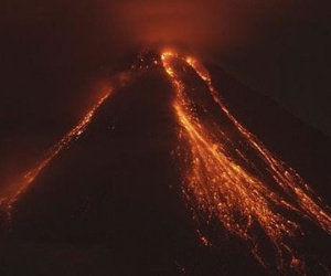 Mexico: Núi lửa Colima bất ngờ phun trào, 70 người sơ tán