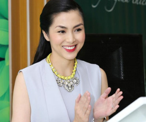 Tăng Thanh Hà lần đầu đi sự kiện sau sinh con