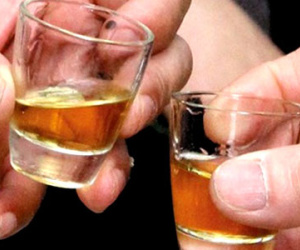 Chồng đánh chết vợ vì bị rủ nhậu
