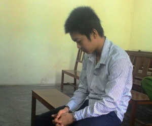 Chuốc rượu bạn gái 15 tuổi rồi ép quan hệ