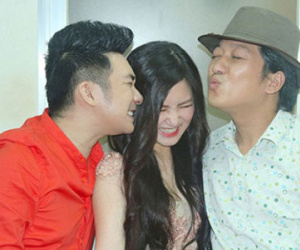 Quang Hà tình tứ "cưỡng hôn" Hương Tràm sau chia tay bạn gái