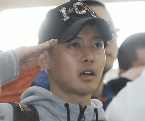 Bạn gái cũ không thể chứng minh có thai với Kim Hyun Joong