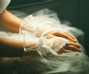 Chú rể bị bắt ngay trong đám cưới, cô dâu khóc sướt mướt