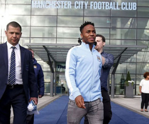 HLV Pellegrini xác nhận Sterling sẽ du đấu, ra mắt khán giả Việt Nam